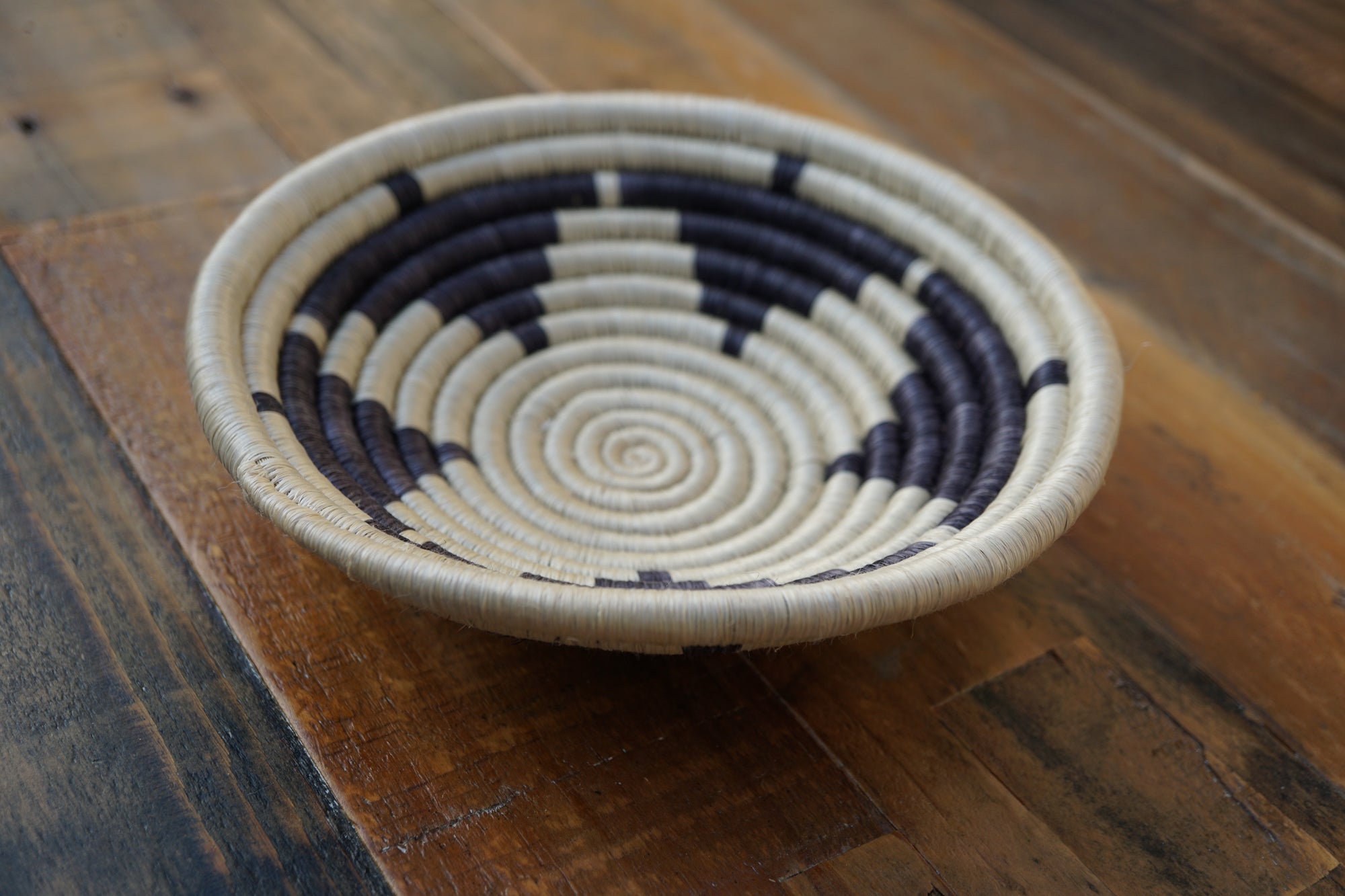 Small Basket - Flower Design, Natural and Black